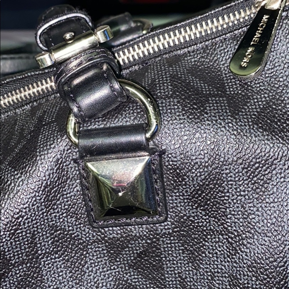 Handbag - Picture 2 of 10